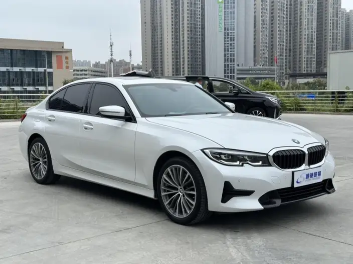 BMW 3 Series 2022 Model 320i Sports Set – фото 3
