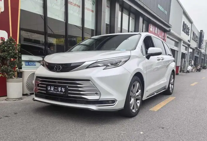 Toyota Sienna 2024 Model Hybrid 2.5L Platinum edition