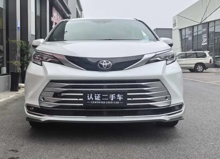 Toyota Sienna 2024 Model Hybrid 2.5L Platinum edition