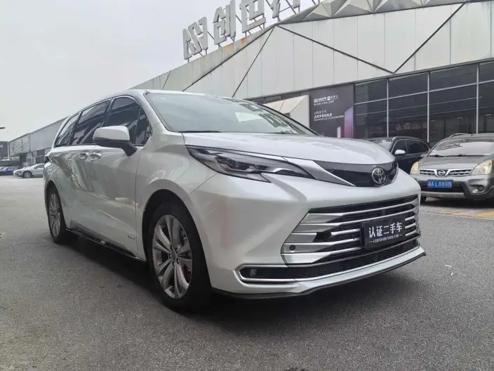 Toyota Sienna 2024 Model Hybrid 2.5L Platinum edition