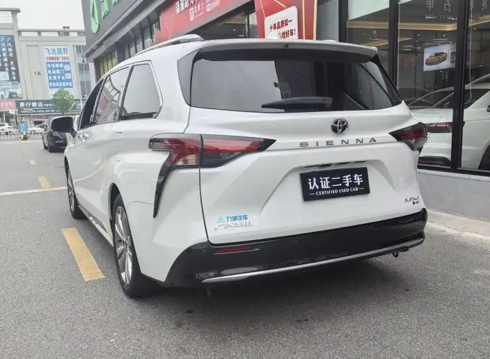 Toyota Sienna 2024 Model Hybrid 2.5L Platinum edition – фото 5