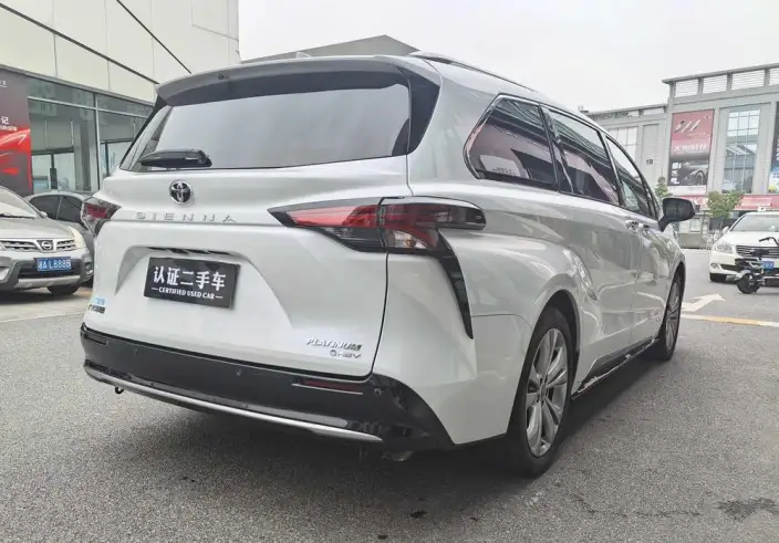 Toyota Sienna 2024 Model Hybrid 2.5L Platinum edition – фото 7