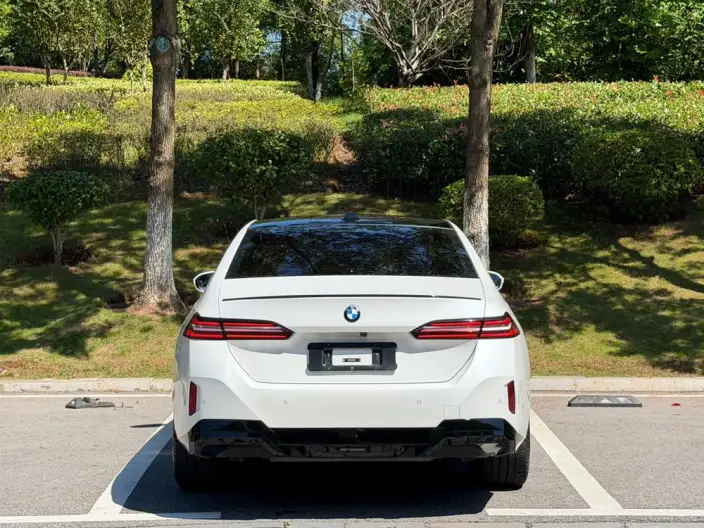 BMW 5 Series 2024 Model 530Li Exclusive Model M Sports Set – фото 5