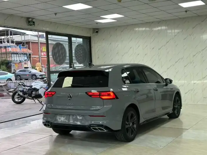 Volkswagen Golf 2024 Model 280TSI DSG R-Line 50 Legend Edition – фото 6