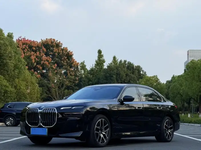 BMW i7 2023 Model eDrive50L Leading Model M Sports Set