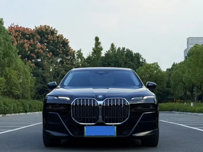 BMW i7 2023 Model eDrive50L Leading Model M Sports Set