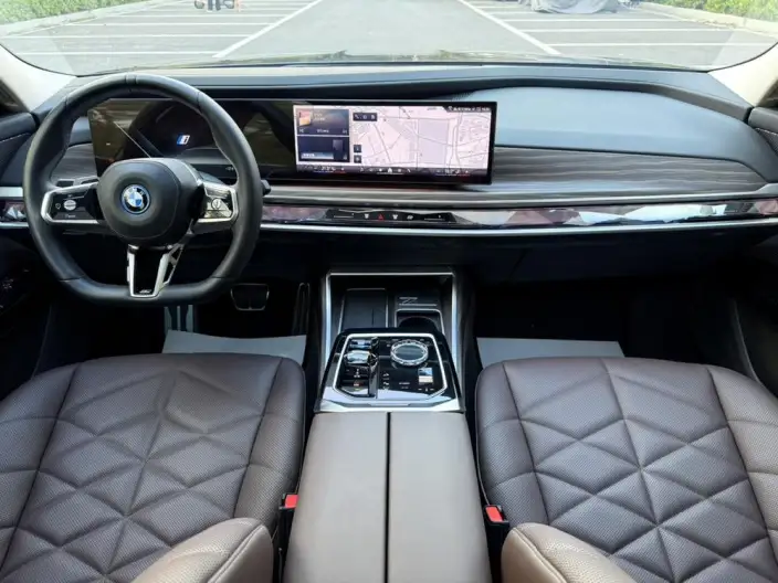 BMW i7 2023 Model eDrive50L Leading Model M Sports Set – фото 6