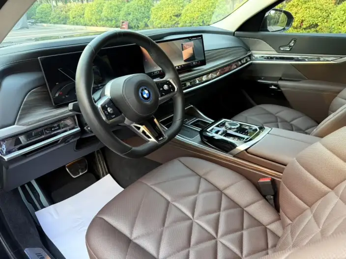 BMW i7 2023 Model eDrive50L Leading Model M Sports Set – фото 8