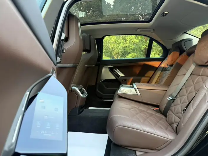 BMW i7 2023 Model eDrive50L Leading Model M Sports Set – фото 9