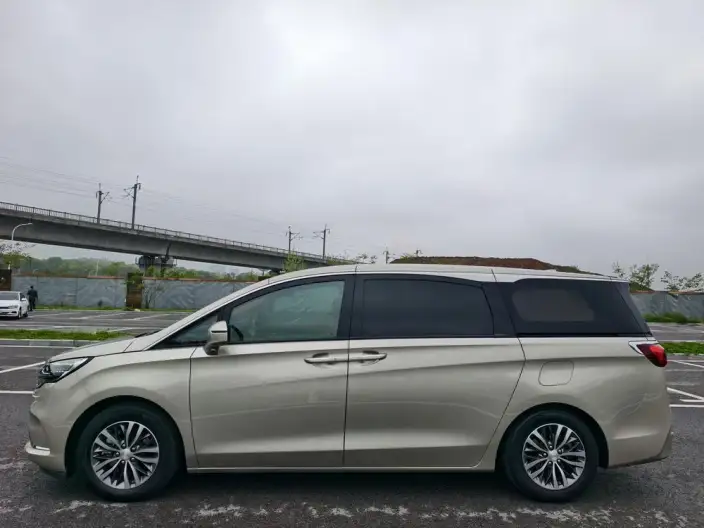 Buick GL8 2022 Model ES Luzun 653T Comfort Model – фото 4