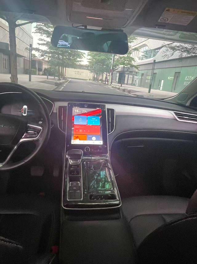 Roewe i6 MAX 2020 300TGI Automatic Cool Skylight Supreme Edition – фото 5