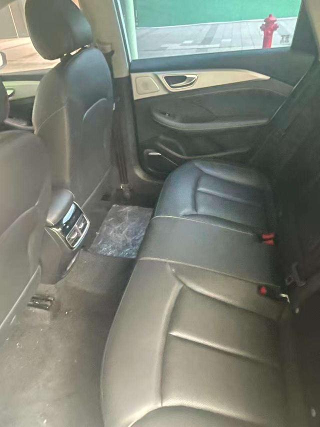 Roewe i6 MAX 2020 300TGI Automatic Cool Skylight Supreme Edition – фото 6