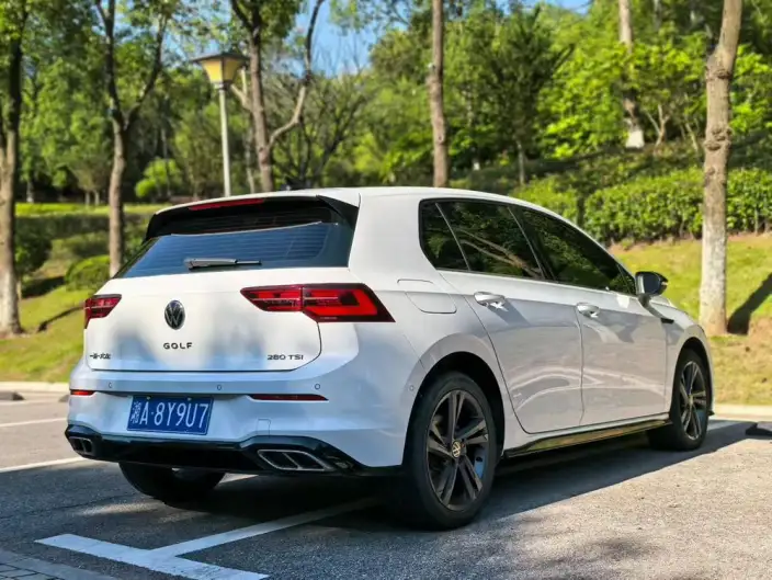 Volkswagen Golf 2024 Model 280TSI DSG R-Line 50 Legend Edition – фото 6