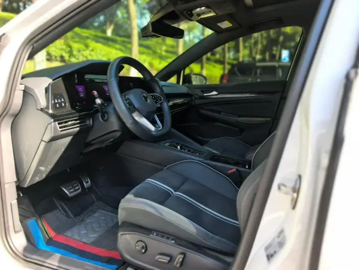 Volkswagen Golf 2024 Model 280TSI DSG R-Line 50 Legend Edition – фото 10