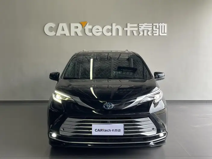Toyota Sienna 2021 Model 2.5L Hybrid Platinum edition