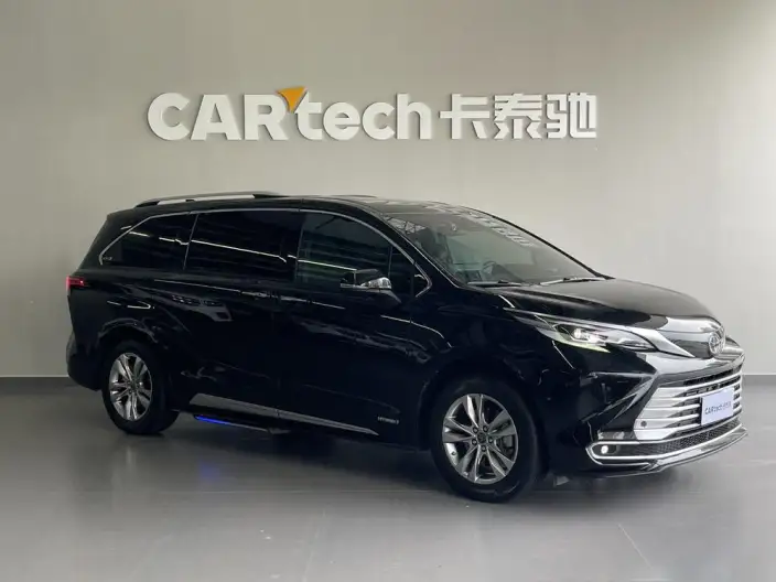 Toyota Sienna 2021 Model 2.5L Hybrid Platinum edition