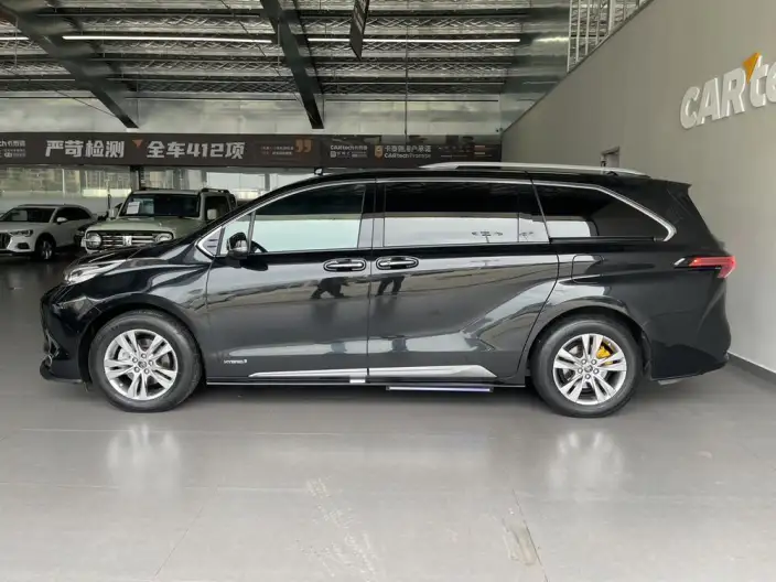 Toyota Sienna 2021 Model 2.5L Hybrid Platinum edition