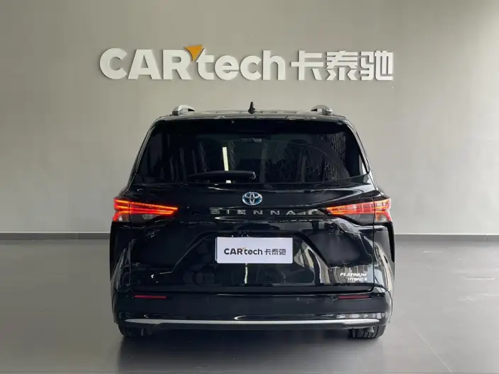 Toyota Sienna 2021 Model 2.5L Hybrid Platinum edition – фото 6