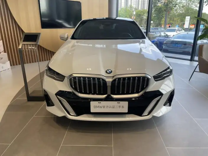 BMW 5 Series 2025 Model 525Li M Sports Set