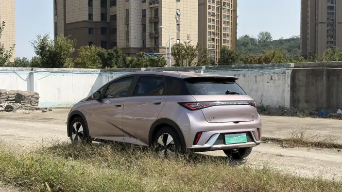 BYD Dolphin 2023 Model Fashion Edition – фото 5