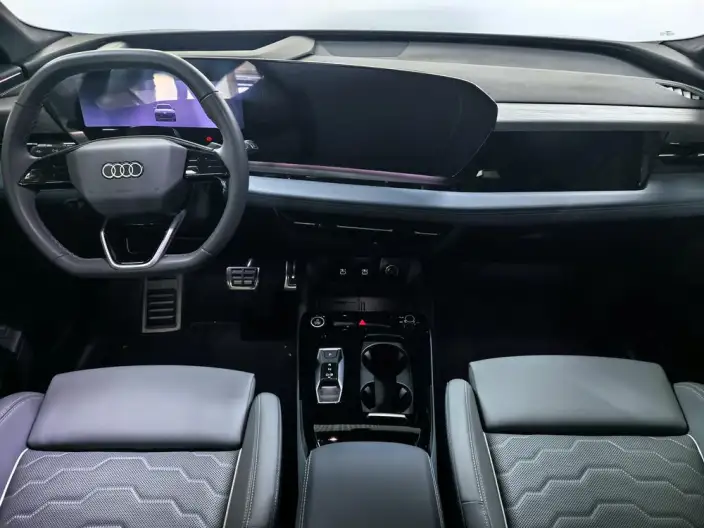 AUDI Q6L e-tron 2026 Model First Edition Pilot Edition – фото 10