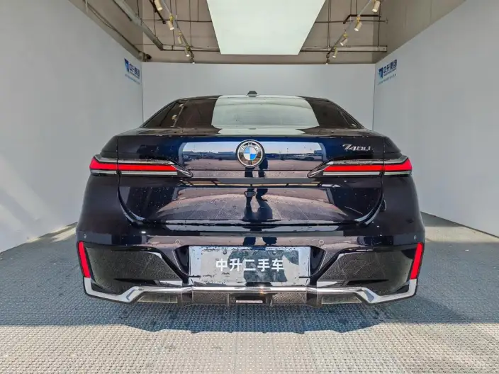 BMW 7 Series 2023 Model 735Li Luxury Set – фото 6