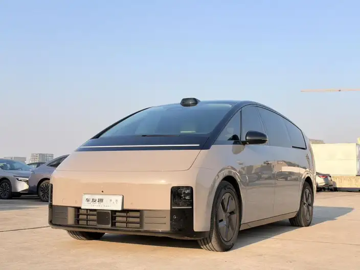 Li Auto MEGA 2024 Model Ultra Edition – фото 1