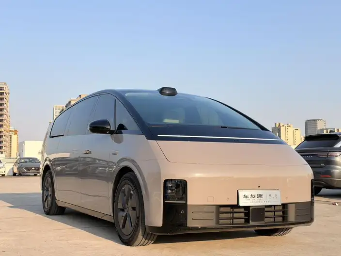 Li Auto MEGA 2024 Model Ultra Edition – фото 3