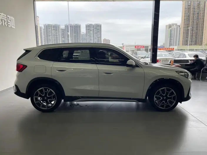 BMW X1 2025 Model sDrive25Li X Design Set – фото 8
