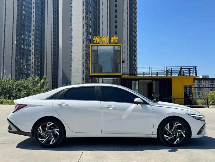 Hyundai Ioniq 2023 Model 1.5L CVT LUX Premium Edition – фото 7