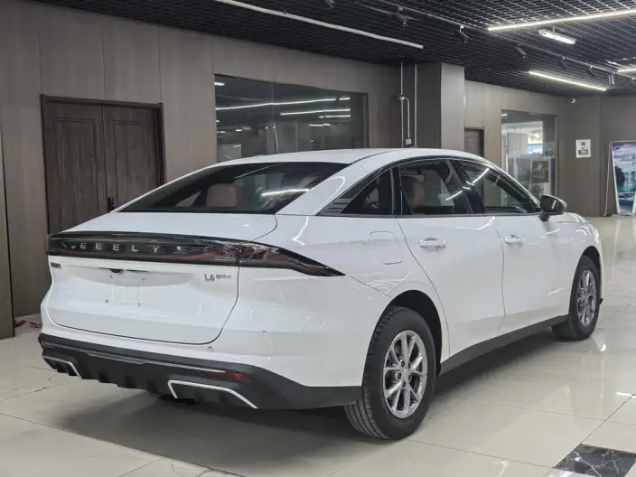Geely Galaxy L6 2025 Model 1.5 EM-i DHT 60KM Tiggo Edition – фото 5