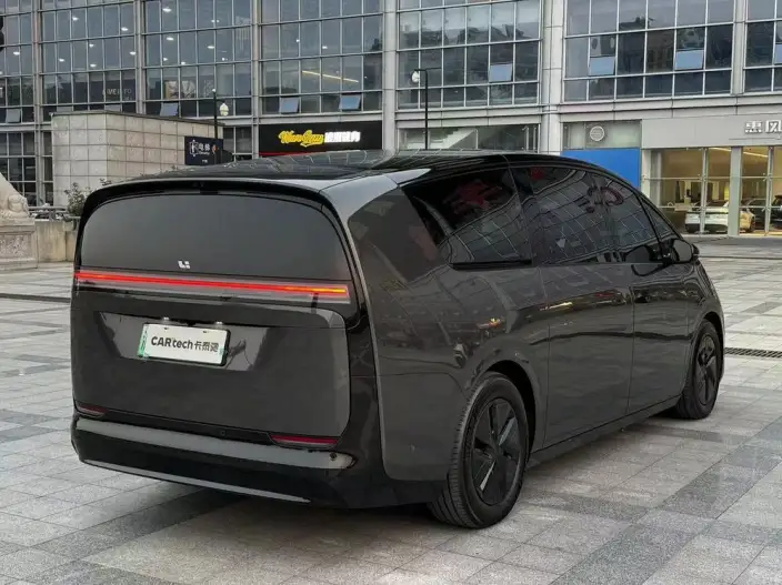 Li Auto MEGA 2024 Model Ultra Edition – фото 7