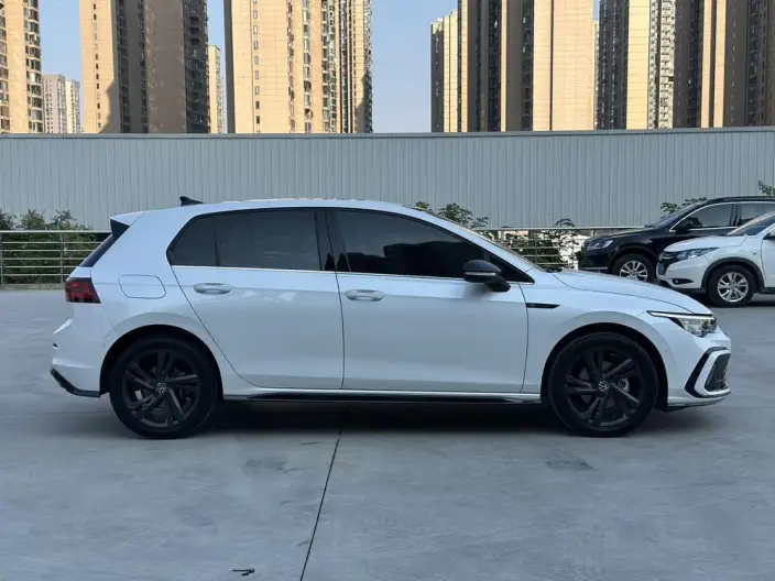 Volkswagen Golf 2021 Model 280TSI DSG R-Line – фото 8