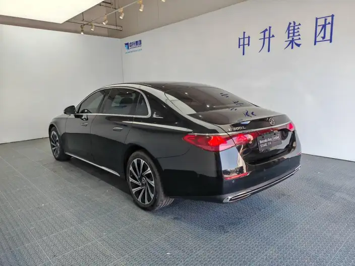 Mercedes-Benz E-Class 2024 Model E 300 L Luxury Model sedan – фото 5