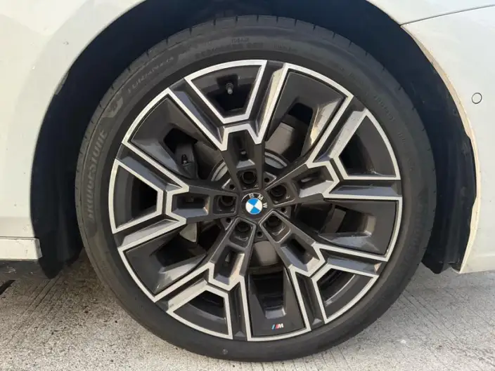 BMW 5 Series 2026 Model 530Li Exclusive Model M Sports Set – фото 7