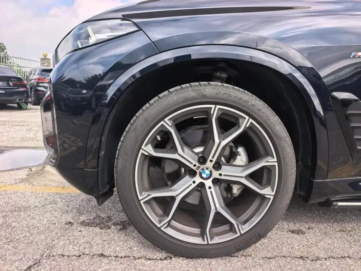 BMW X5 2023 Model xDrive30Li Exclusive Model M Sports Night Set – фото 6