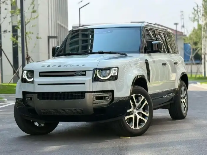 Land Rover Defender 2023 Model 110 3.0T P400 X-Dynamic HSE – фото 1