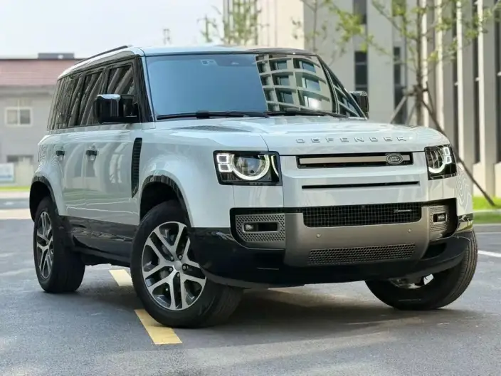 Land Rover Defender 2023 Model 110 3.0T P400 X-Dynamic HSE – фото 3