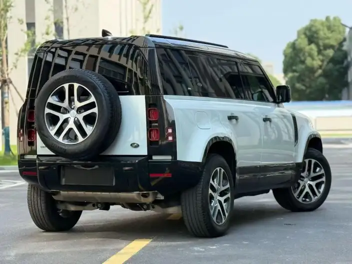 Land Rover Defender 2023 Model 110 3.0T P400 X-Dynamic HSE – фото 6