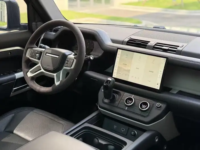 Land Rover Defender 2023 Model 110 3.0T P400 X-Dynamic HSE – фото 7