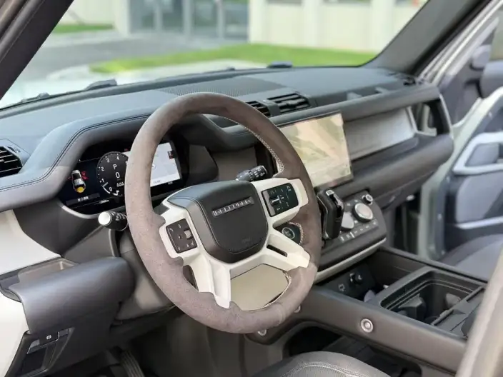 Land Rover Defender 2023 Model 110 3.0T P400 X-Dynamic HSE – фото 10