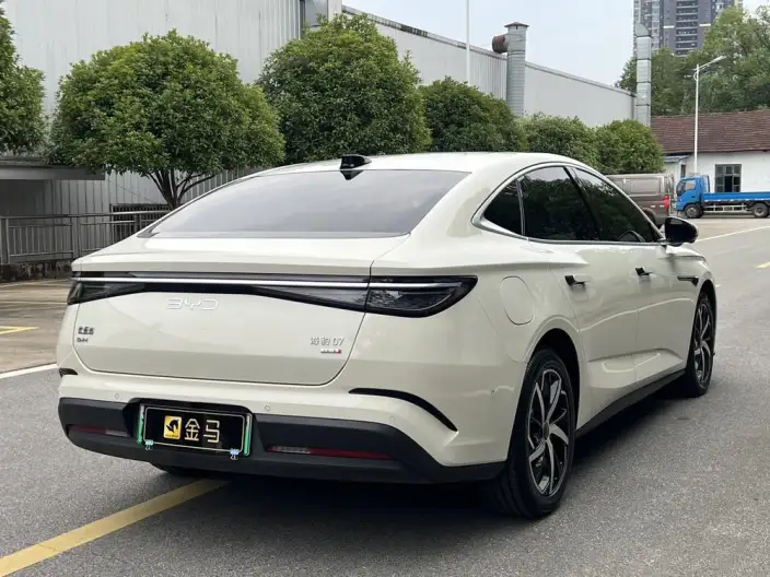 BYD Seal 07DM 2026 Model DM-i 230KM Flagship Model – фото 7