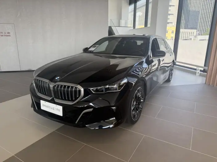 BMW 5 Series 2025 Model Facelift 530Li Exclusive Model M Sports Set – фото 1