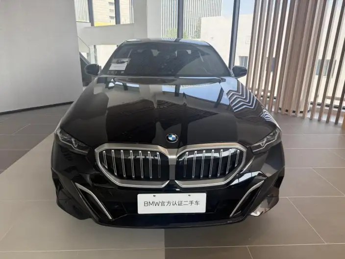 BMW 5 Series 2025 Model Facelift 530Li Exclusive Model M Sports Set – фото 2
