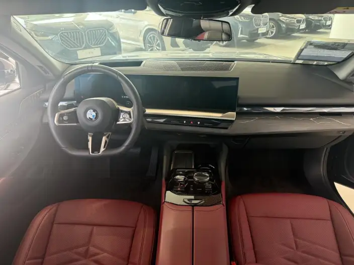 BMW 5 Series 2025 Model Facelift 530Li Exclusive Model M Sports Set – фото 8