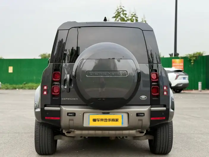 Land Rover Defender 2024 Model 110 3.0T P400 X-Dynamic HSE – фото 6