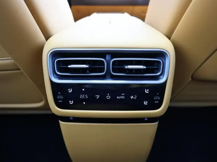 Li Auto i6 2025 Model 2WD Standard Edition – фото 9