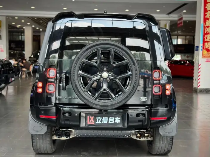 Land Rover Defender 2023 Model 110 3.0T X P400 – фото 5
