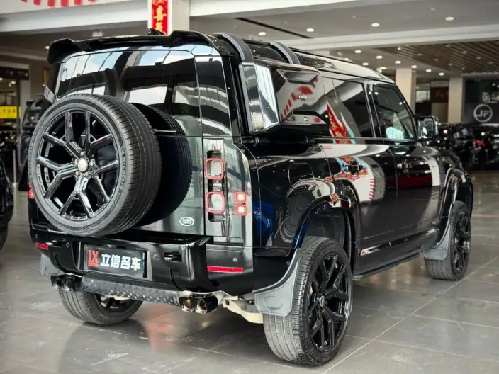 Land Rover Defender 2023 Model 110 3.0T X P400 – фото 6