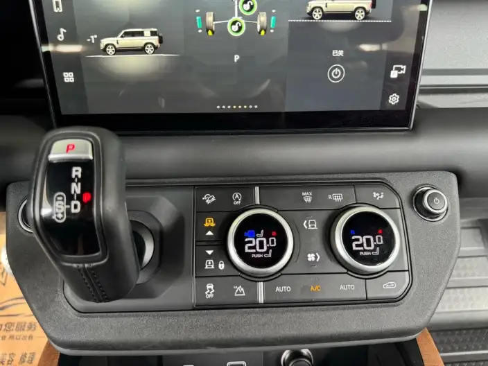 Land Rover Defender 2023 Model 110 3.0T X P400 – фото 7